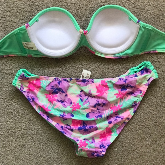2 piece bathing suit. - Picture 3 of 3
